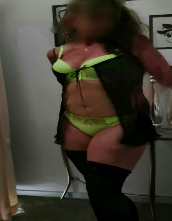 StaceyX Mature Female Escort In Victoria