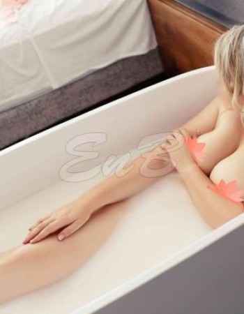 Mischa Maxwell Sexy Female Escort In Victoria