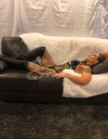 Bella Young Female Escort In Victoria