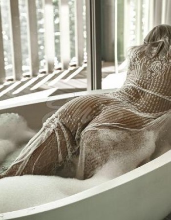 April Evans  Female Escort In New South Wales